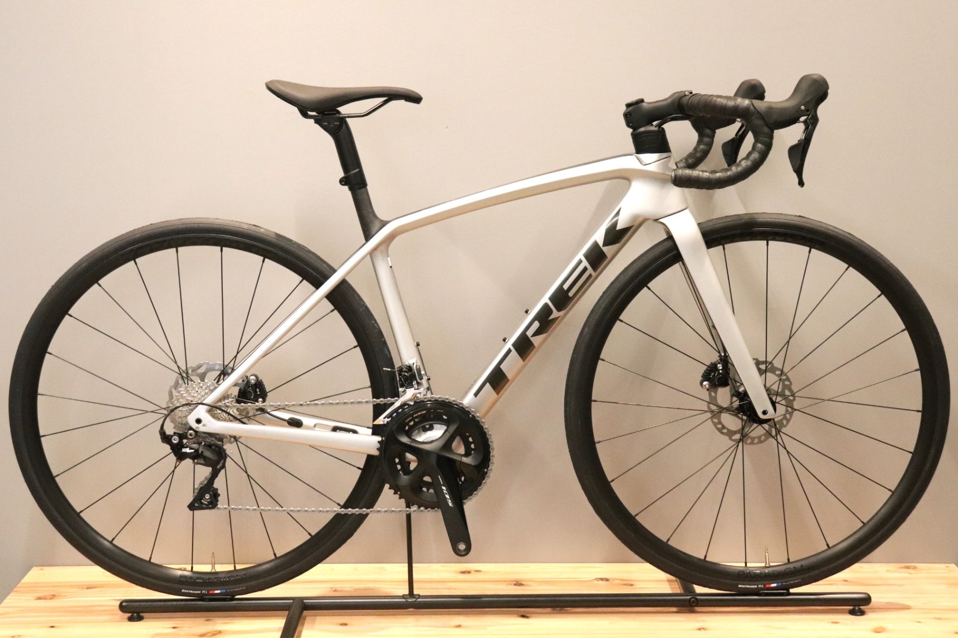未使用 トレック TREK エモンダ EMONDA SL5 DISC 2021モデル 50サイズ