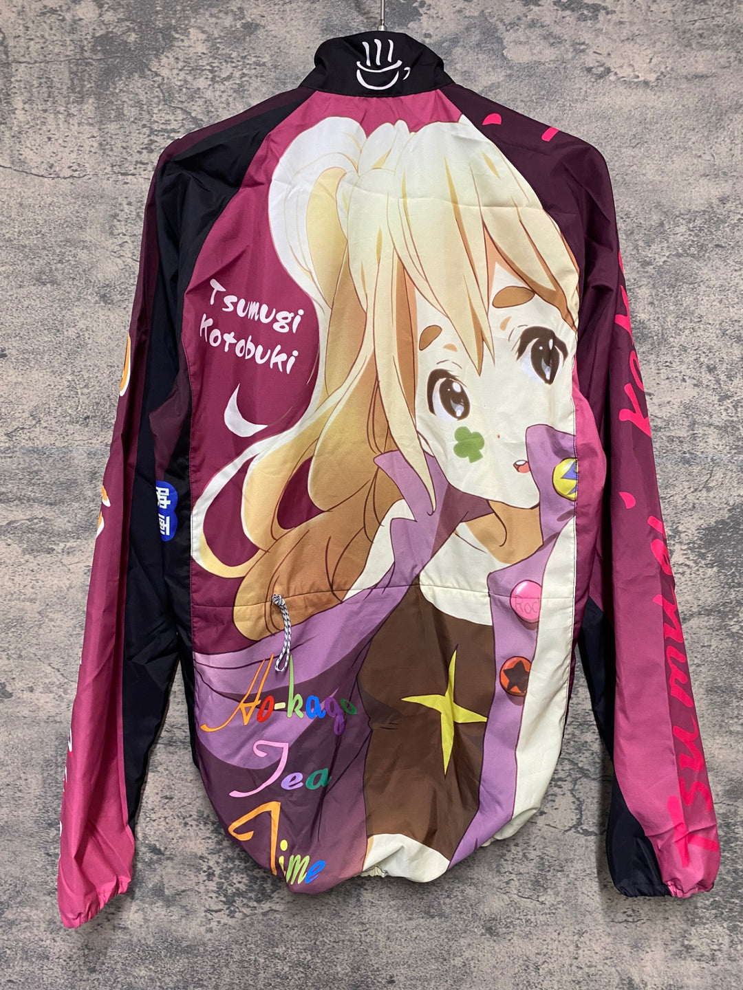 KD858 モノクローバー MONOCLOVER 長袖 ウィンドブレーカー バーガンディ S けいおん！琴吹紬 Birthday ver.