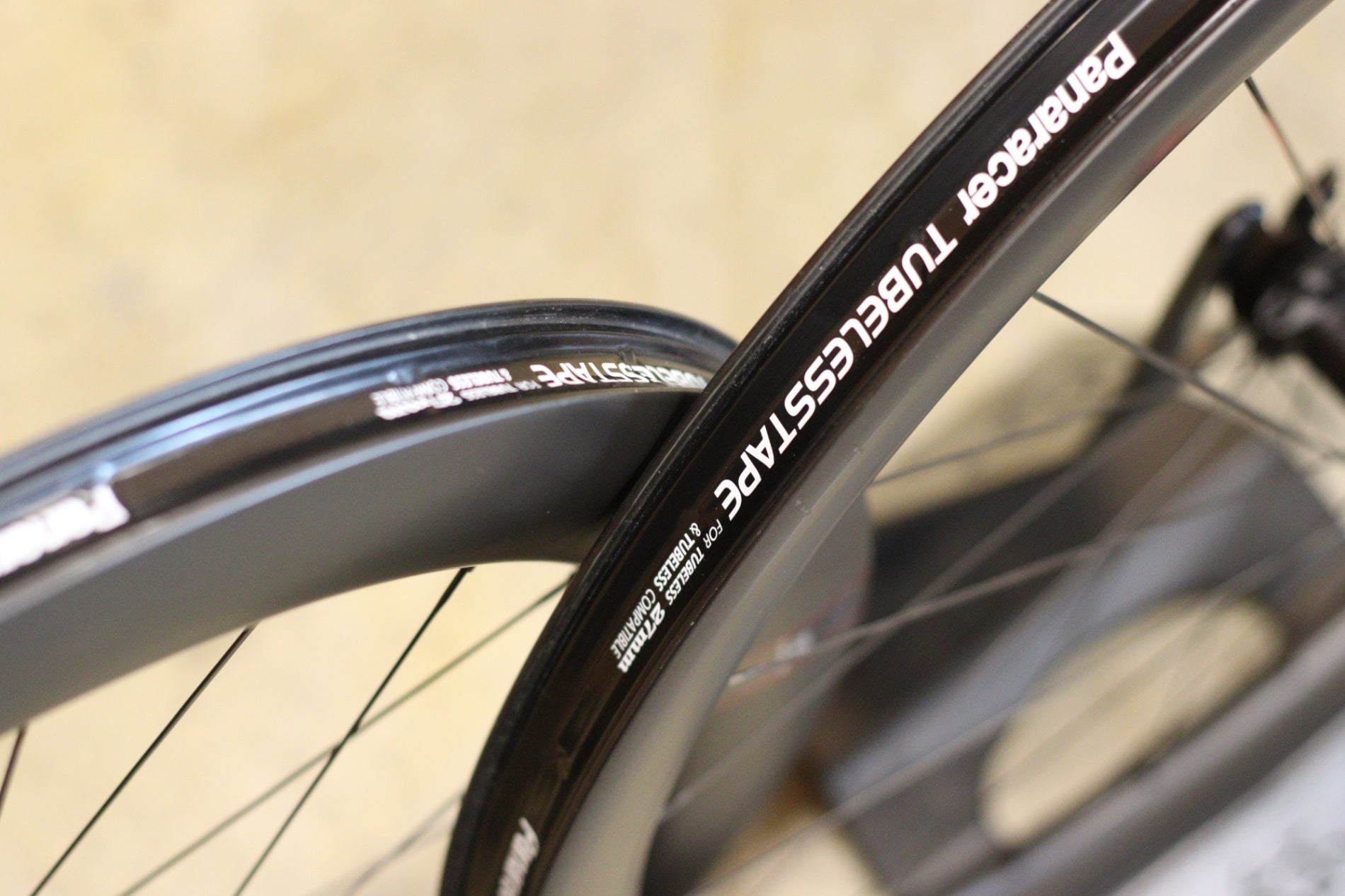 リザーブ RESERVE 52/63 DISC カーボン チューブレスレディ ディスク