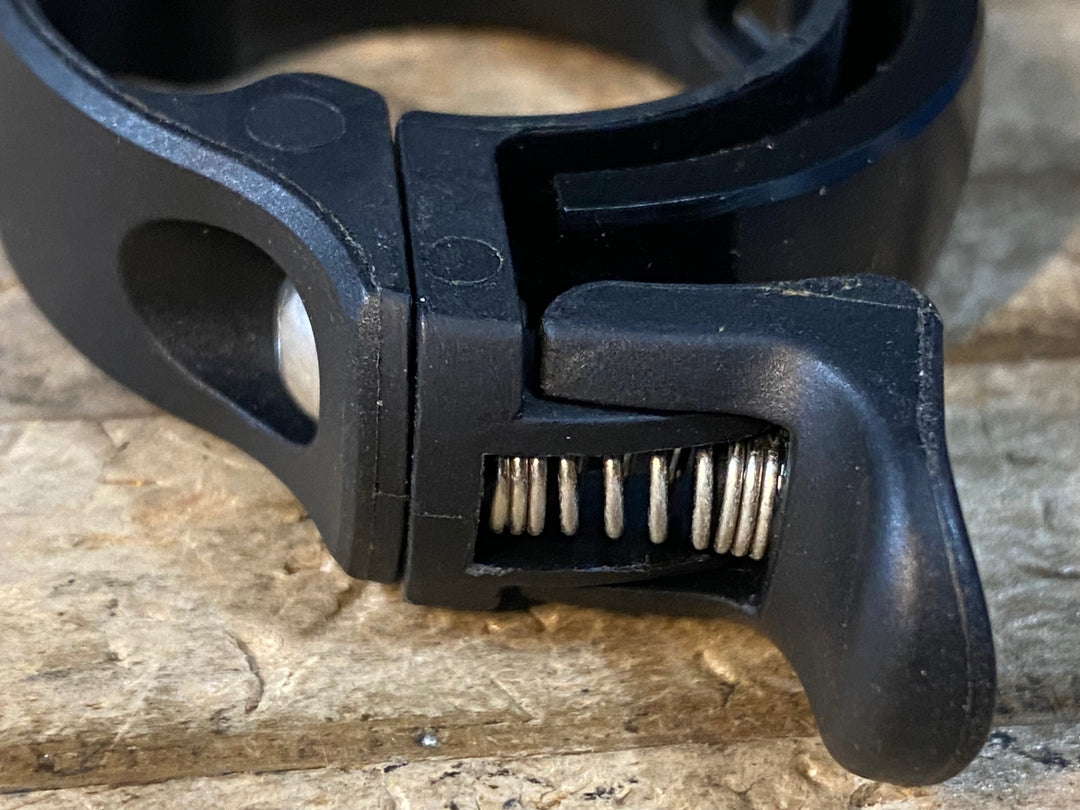 JX077 ノグ knog Oi ベル 黒 Φ31.8 ※加工跡あり、削れ