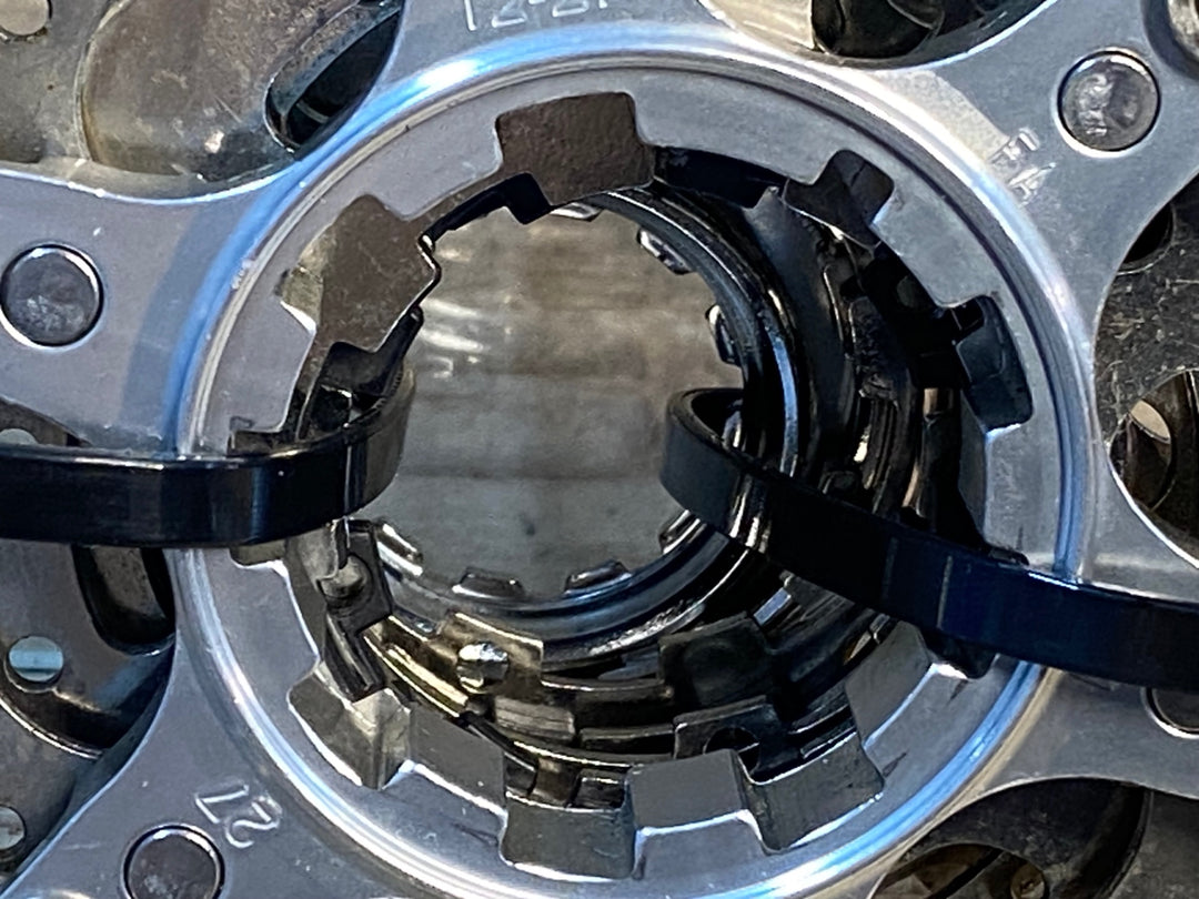 IW697 シマノ SHIMANO 105 CS-5600 スプロケット 12-27T 10S
