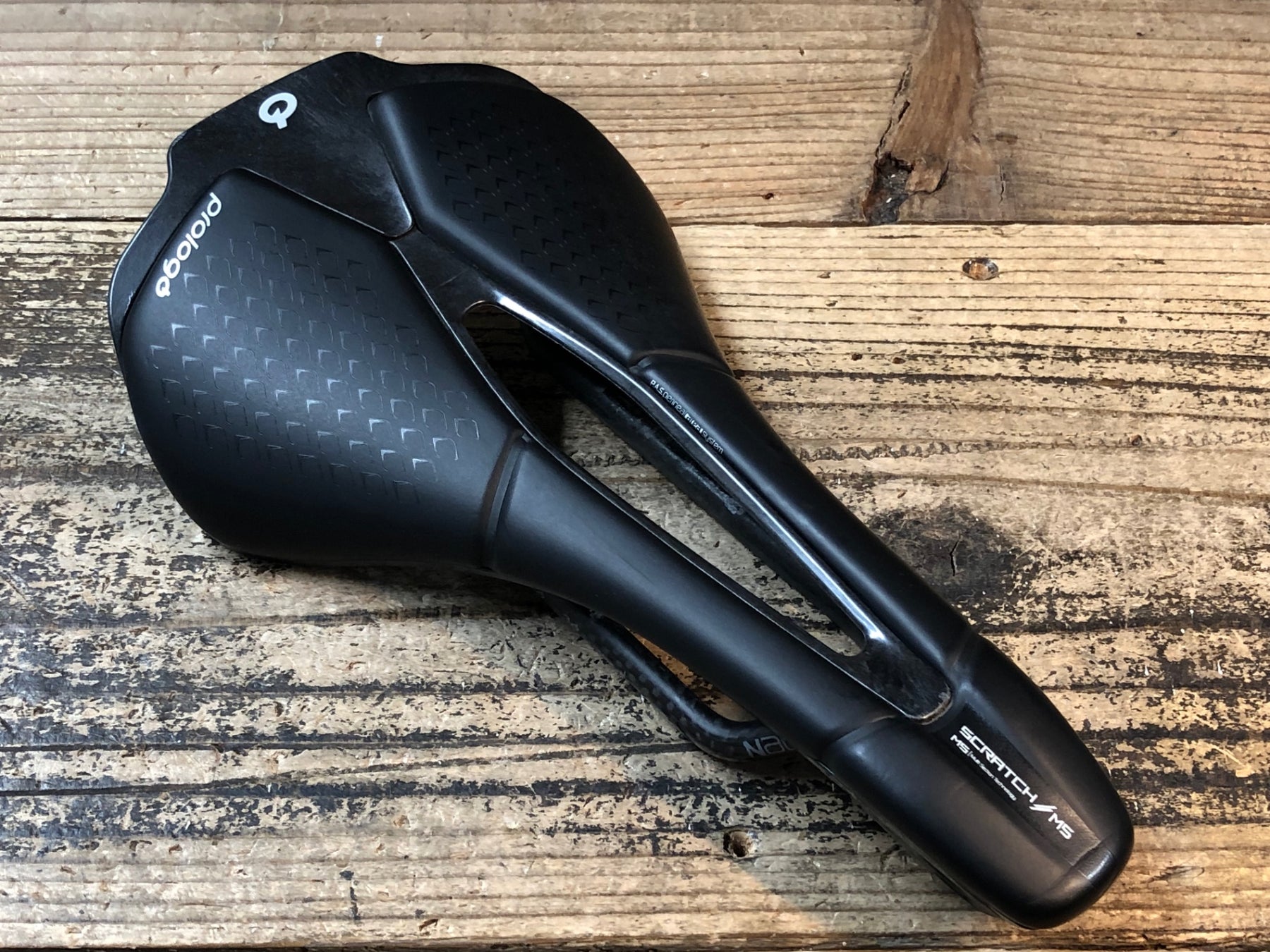JN575 プロロゴ prologo SCRATCH M5 サドル 黒 NACK レール – BICI