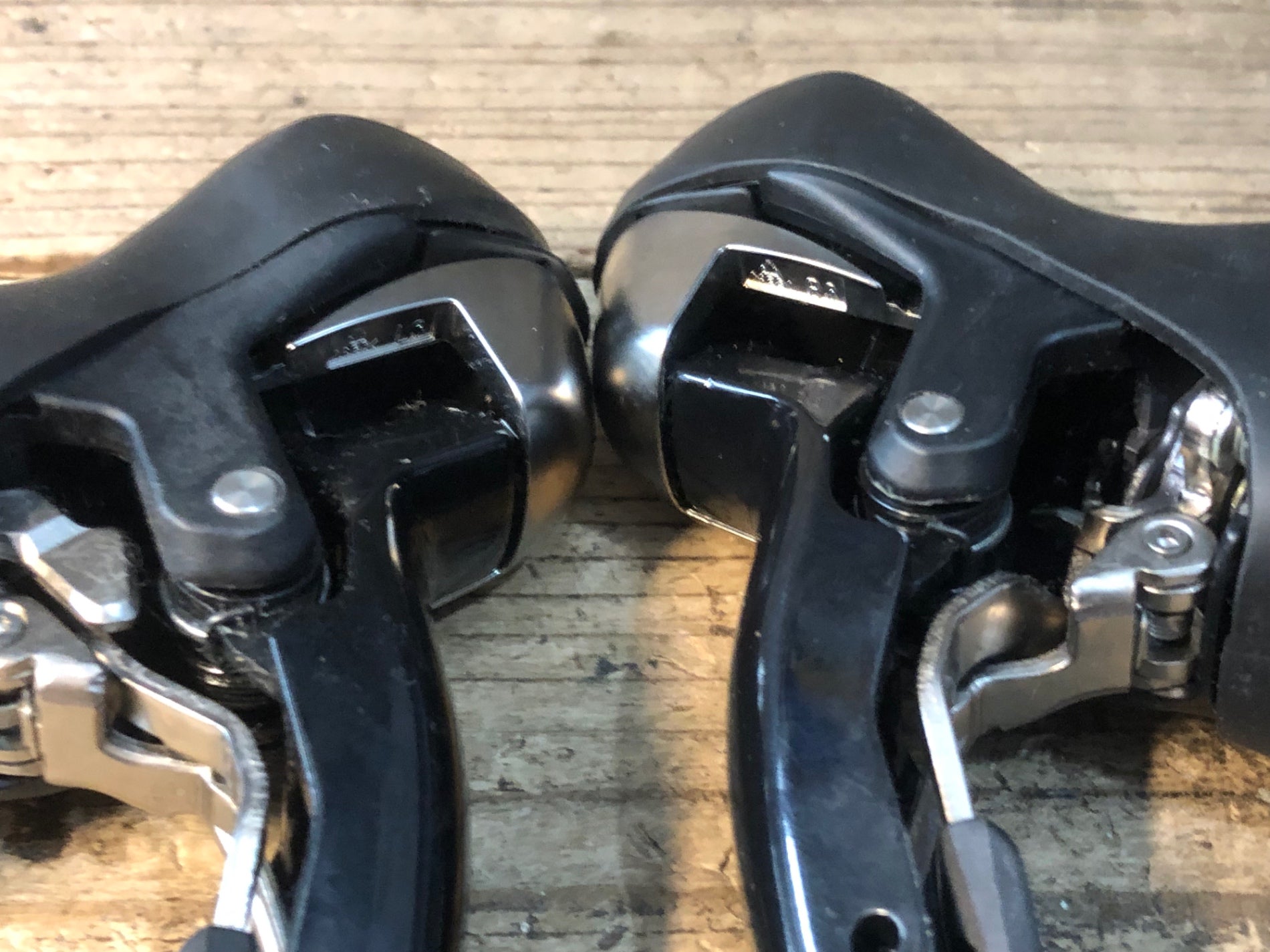 ST-5700 105 10s STIレバー 左右セット　シマノ Shimano 105 ST-5700 2x10s Dual Control Levers L+R STI Shifters set
