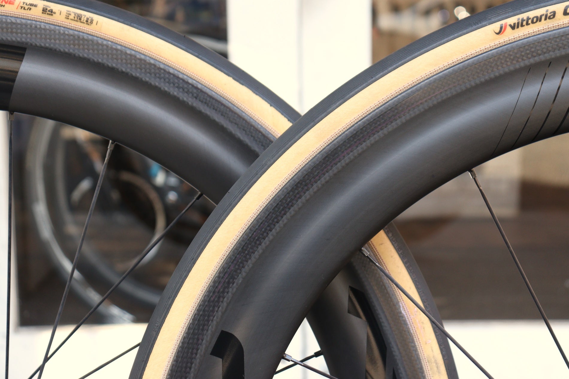 ファストフォワード FFWD F6R カーボン クリンチャー/チューブレス