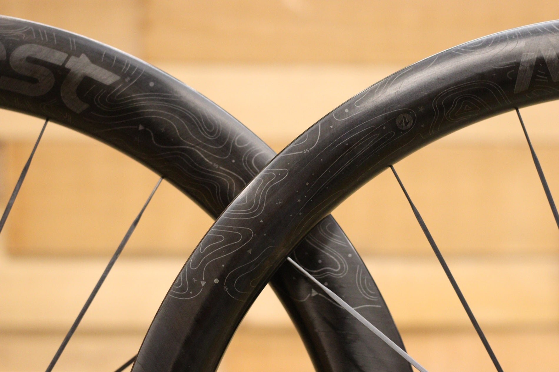 ネペスト NEPEST ノヴァ NOVA X 45/55 カーボン チューブレスレディ