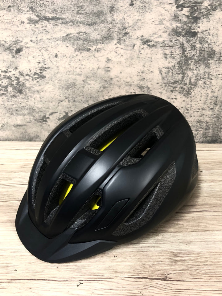 JY380 スペシャライズド SPECIALIZED CHAMONIX 3 ヘルメット 58-62cmサイズ 黒
