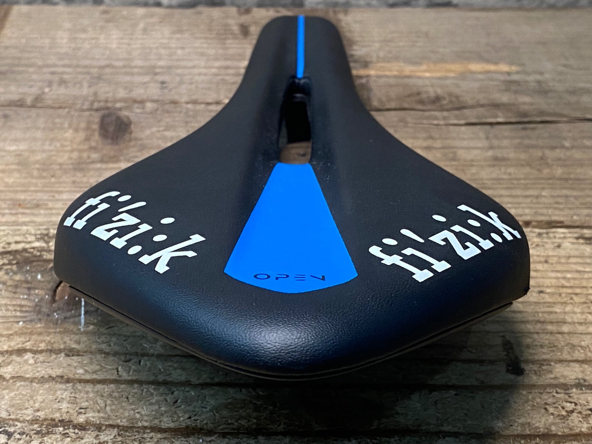JP001 フィジーク fizik アリオネ ARIONE OPEN R3 REGULAR サドル 黒
