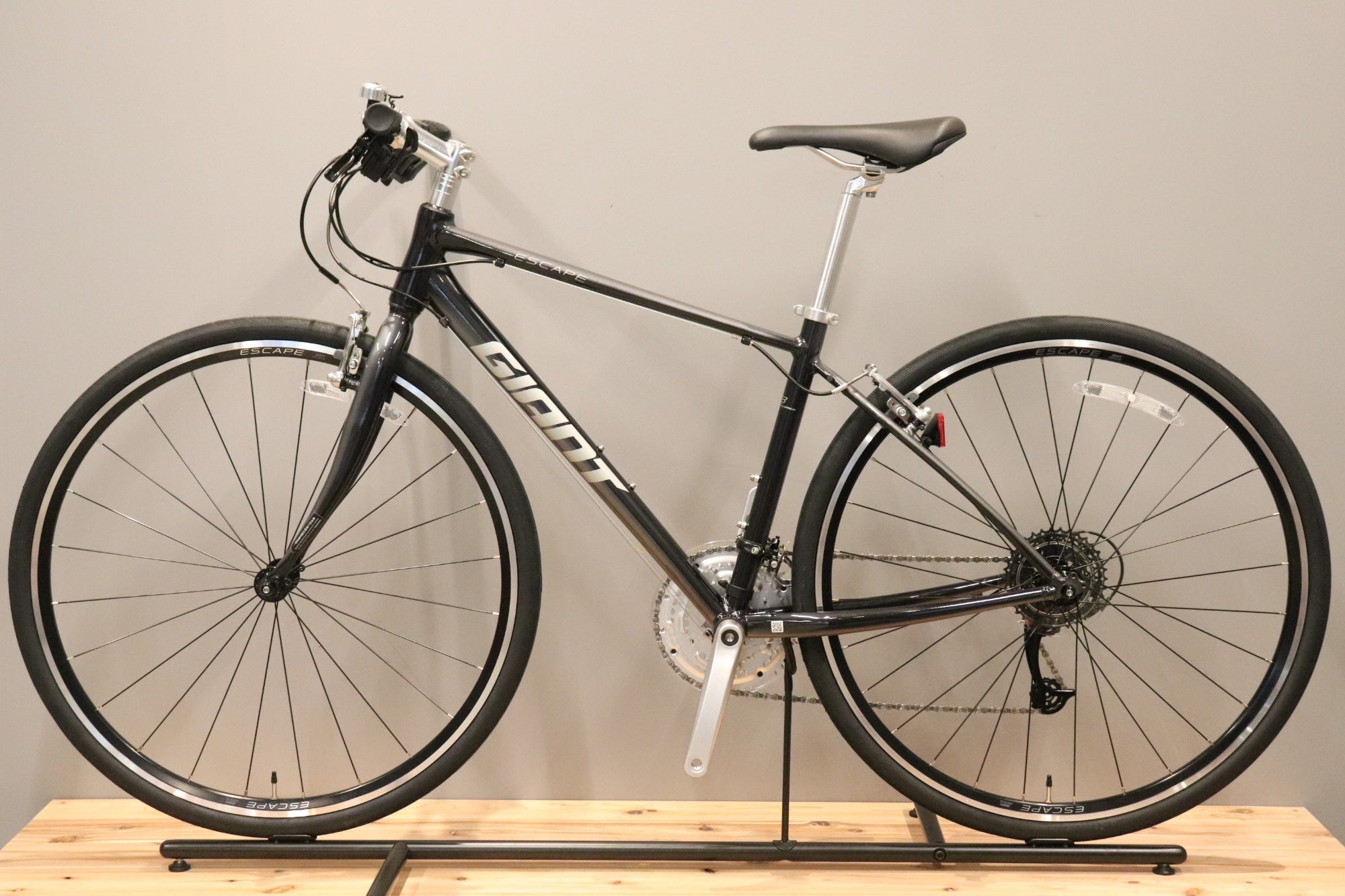 未使用 ジャイアント GIANT エスケープ ESCAPE R3 MS 2023モデル XS