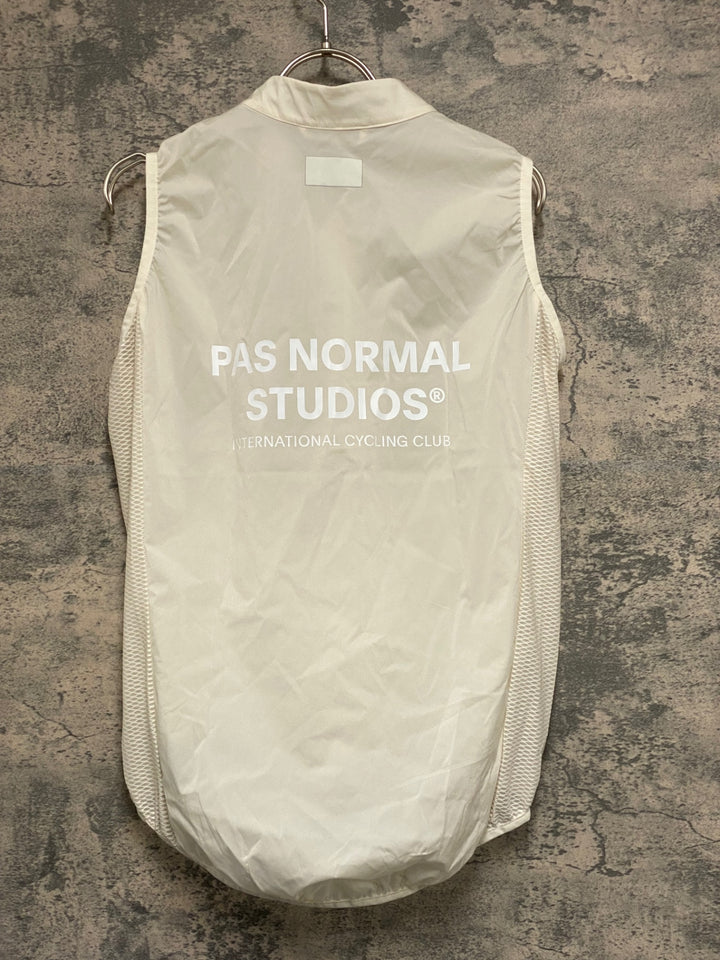 KF450 パスノーマルスタジオ PAS NORMAL STUDIOS Mechanism Stow Away Gilet ジレ サイクルベスト オフホワイト L