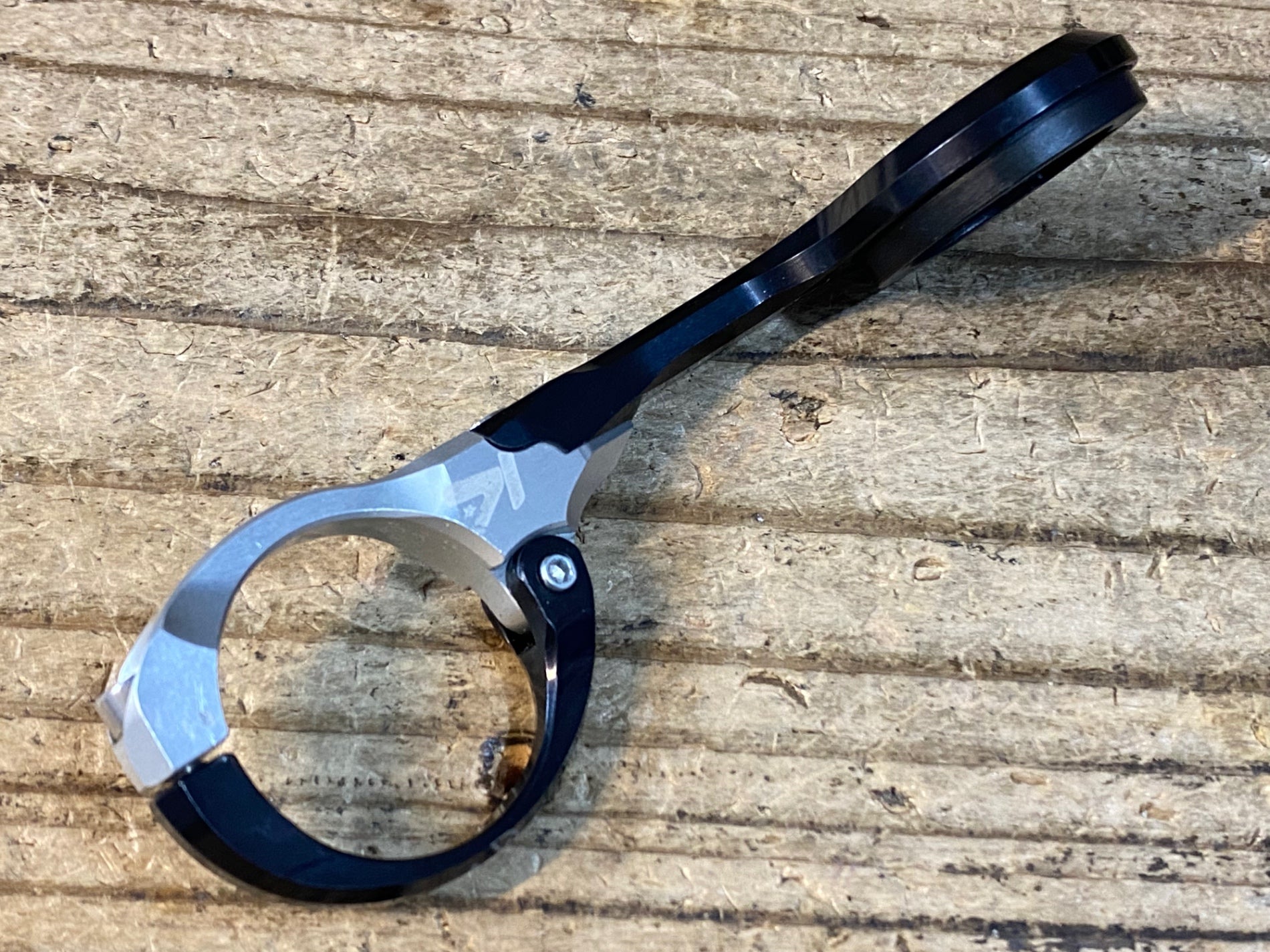 JX177 シマノ SHIMANO PRO VIBE K-EDGE サイコンマウント Φ31.8 – BICI