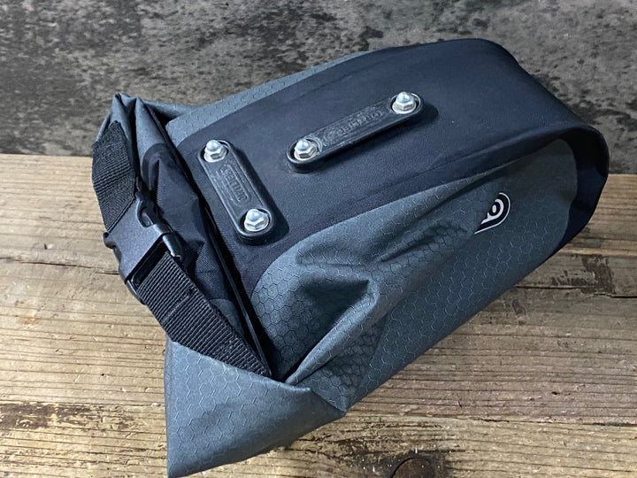 KG980 オルトリーブ ORTLIEB サドルバッグ WATERPROOF ※錆あり・マウンティングセット欠品