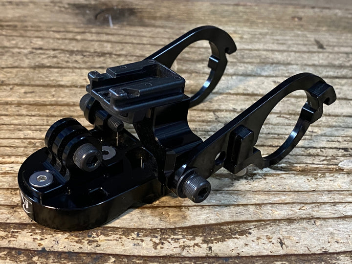 JV833 レックマウント Rec-Mounts type9 両持ちサイコンマウント Φ31.8 ガーミン ※キャットアイライトマウント付属