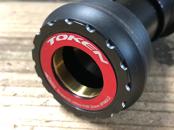 KF051 トーケン TOKEN TK841T-446ATBT PF30A ボトムブラケット シマノ用