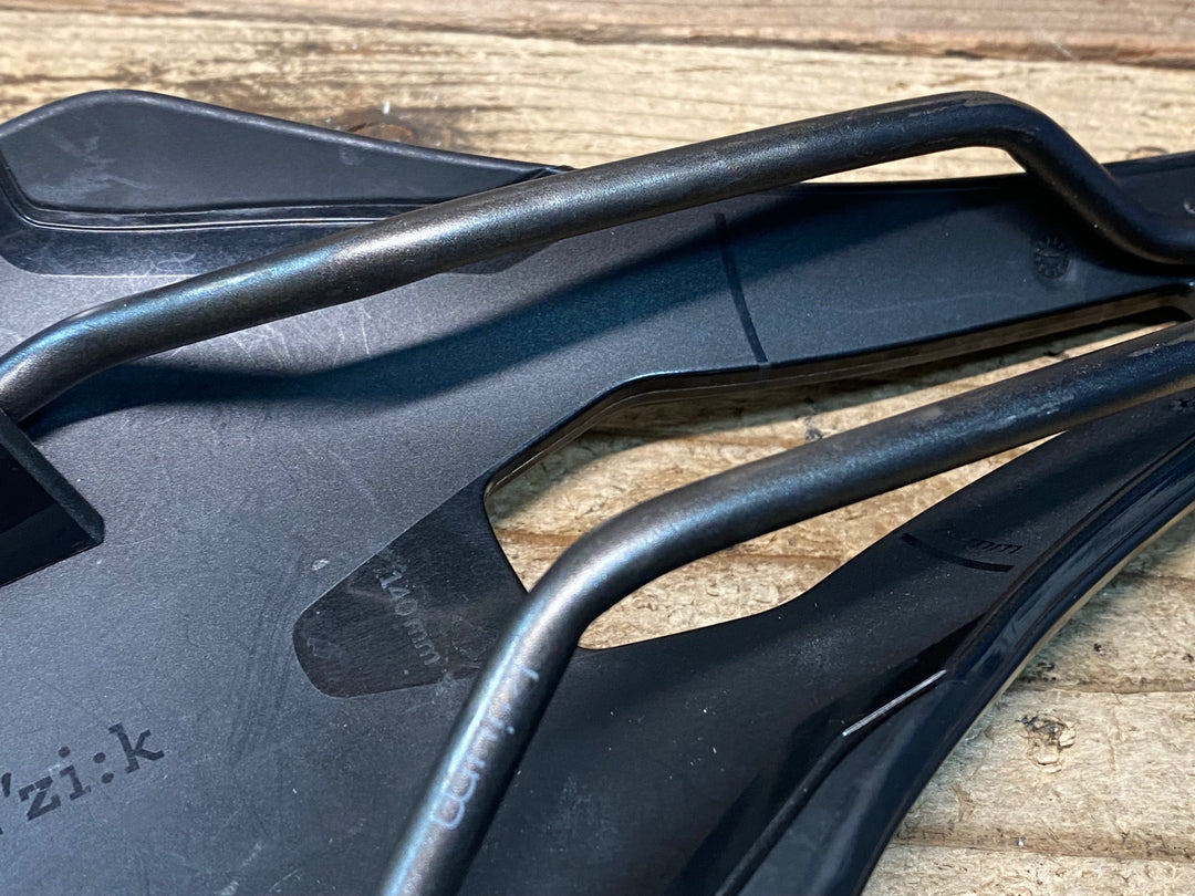 JQ050 フィジーク fizik VENTO ARGO R3 kium サドル 黒 140mm