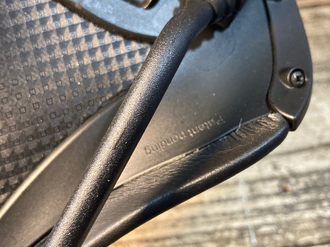 JS729 フィジーク fizik ALIANTE R7 サドル 黒