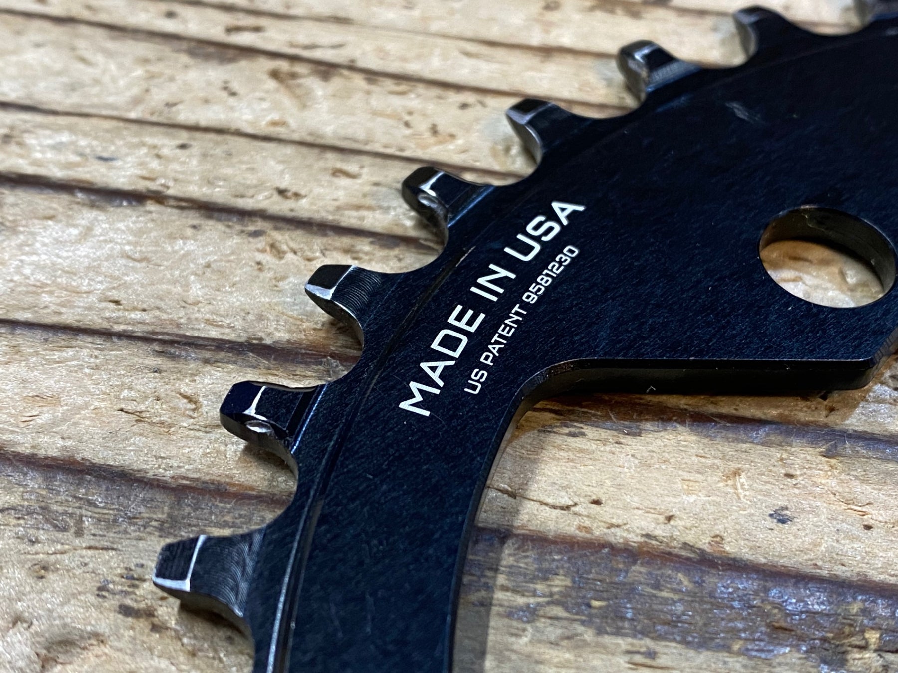 JX915 ウルフトゥース Wolf Tooth 楕円チェーンリング ナローワイド