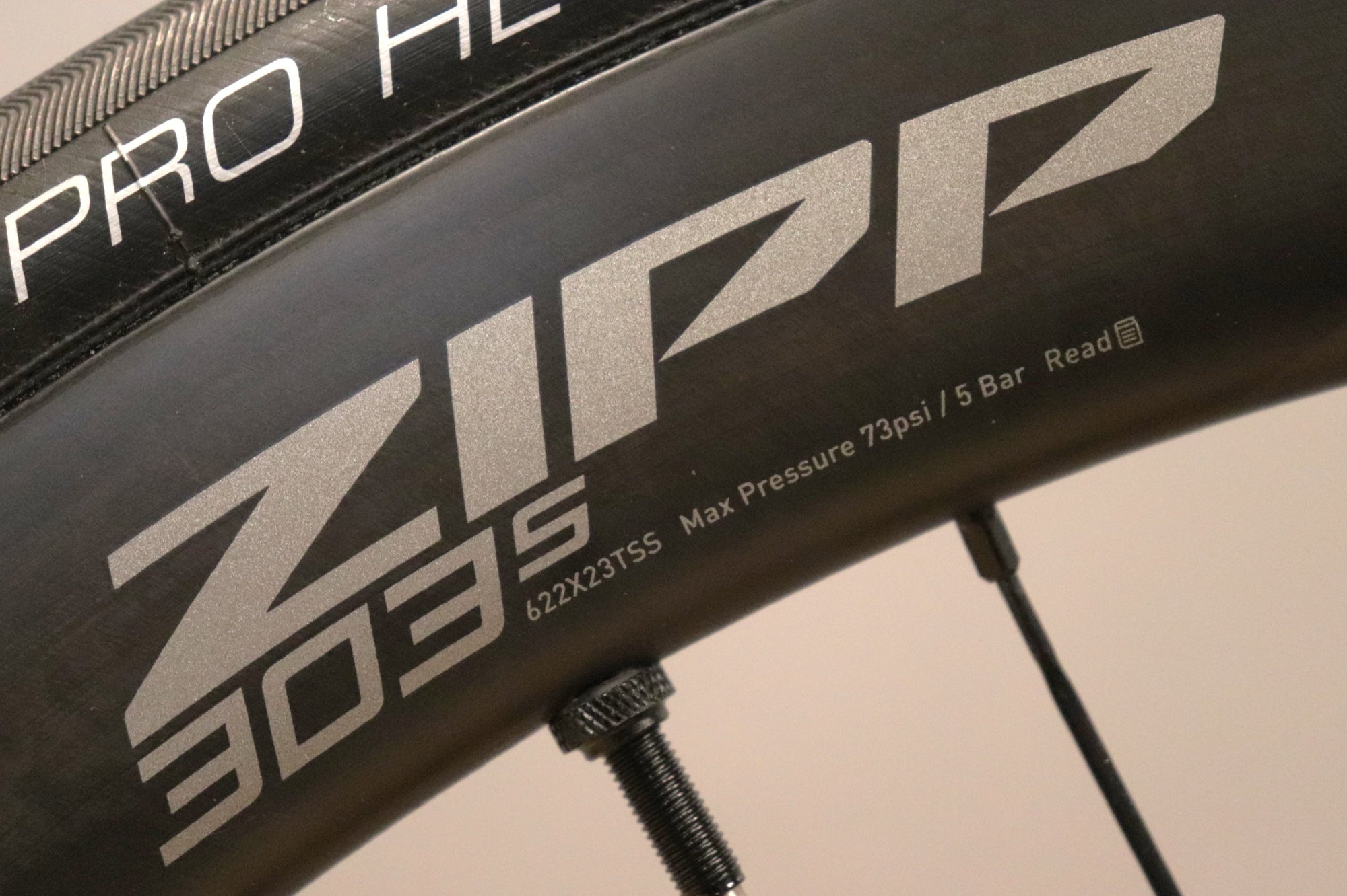 ジップ ZIPP 303S DISC カーボン チューブレスレディ フックレス