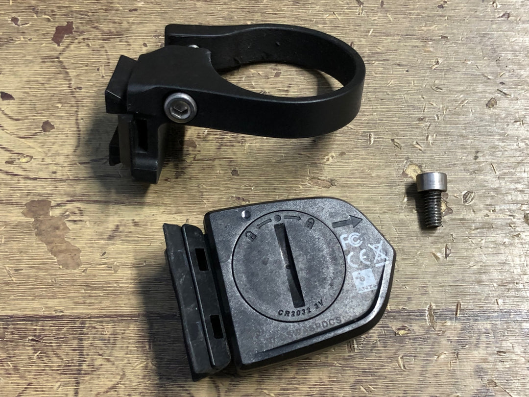 KN974 SRM PC8 サイクルコンピューター セット 充電器付属 起動確認済み