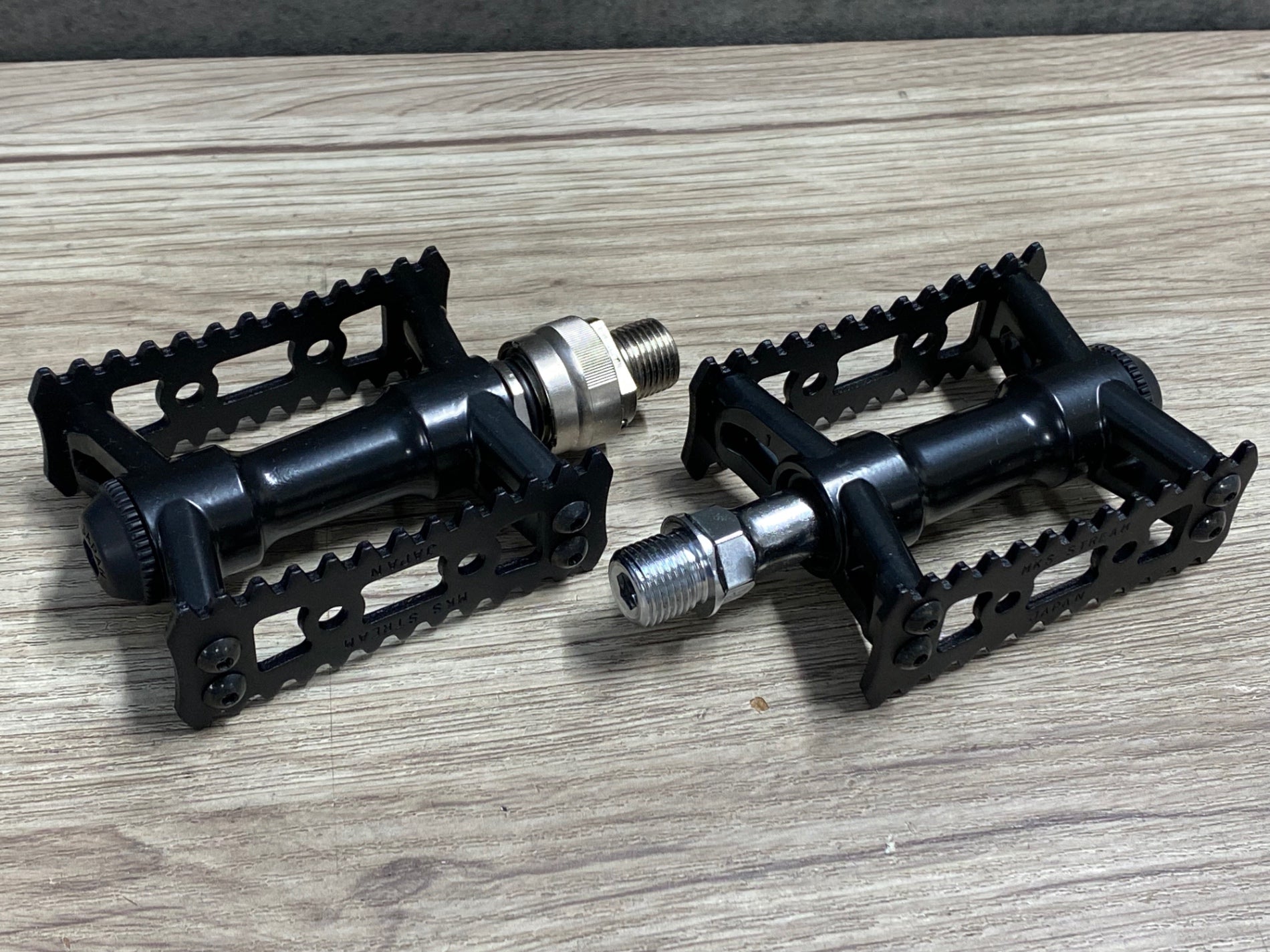 KQ699 三ヶ島 MKS SYLVAN STREAM NEXT フラットペダル 黒 – BICI AMORE