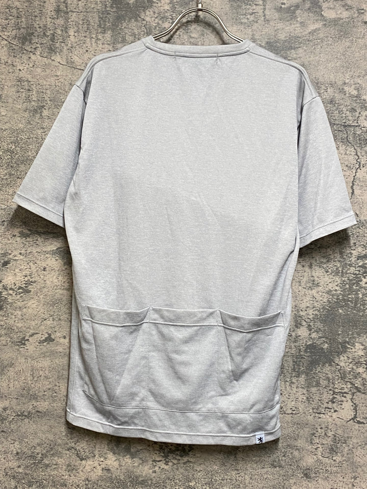 JN789 リオンドカペルミュール Lion de KAPELMUUR 半袖 ドライTシャツ 背ポケット付き グレー L