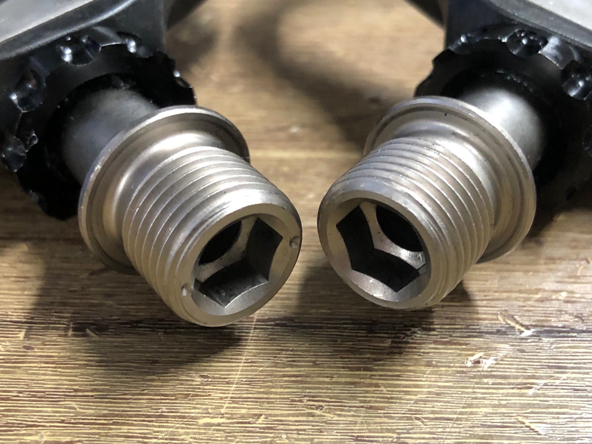 JZ715 シマノ SHIMANO 105 PD-R7000 SPD-SL ビンディングペダル – BICI