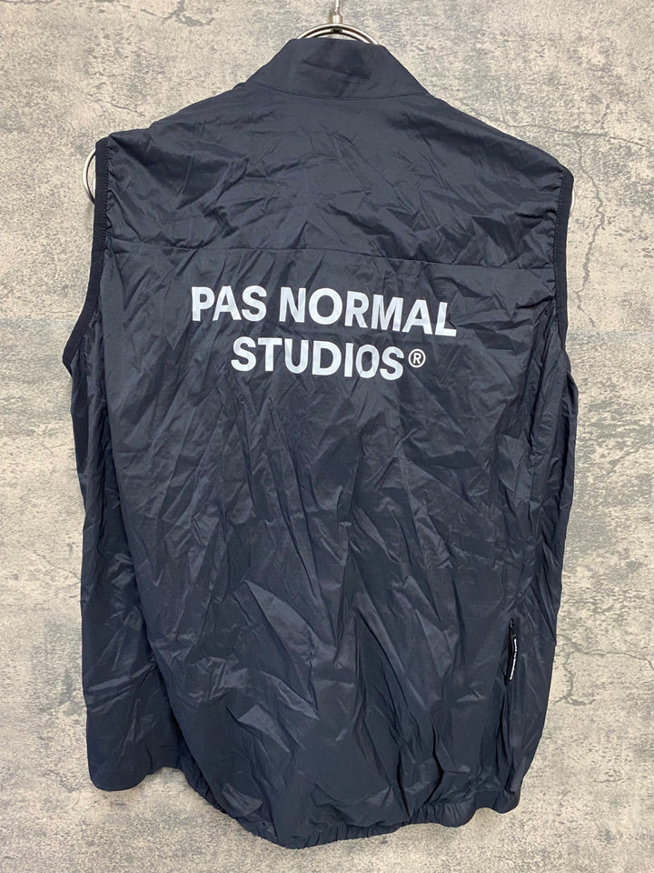 KA515 パスノーマルスタジオ PAS NORMAL STUDIOS ESSENTIAL INSULATED GILET ジレ サイクルベスト 黒 M