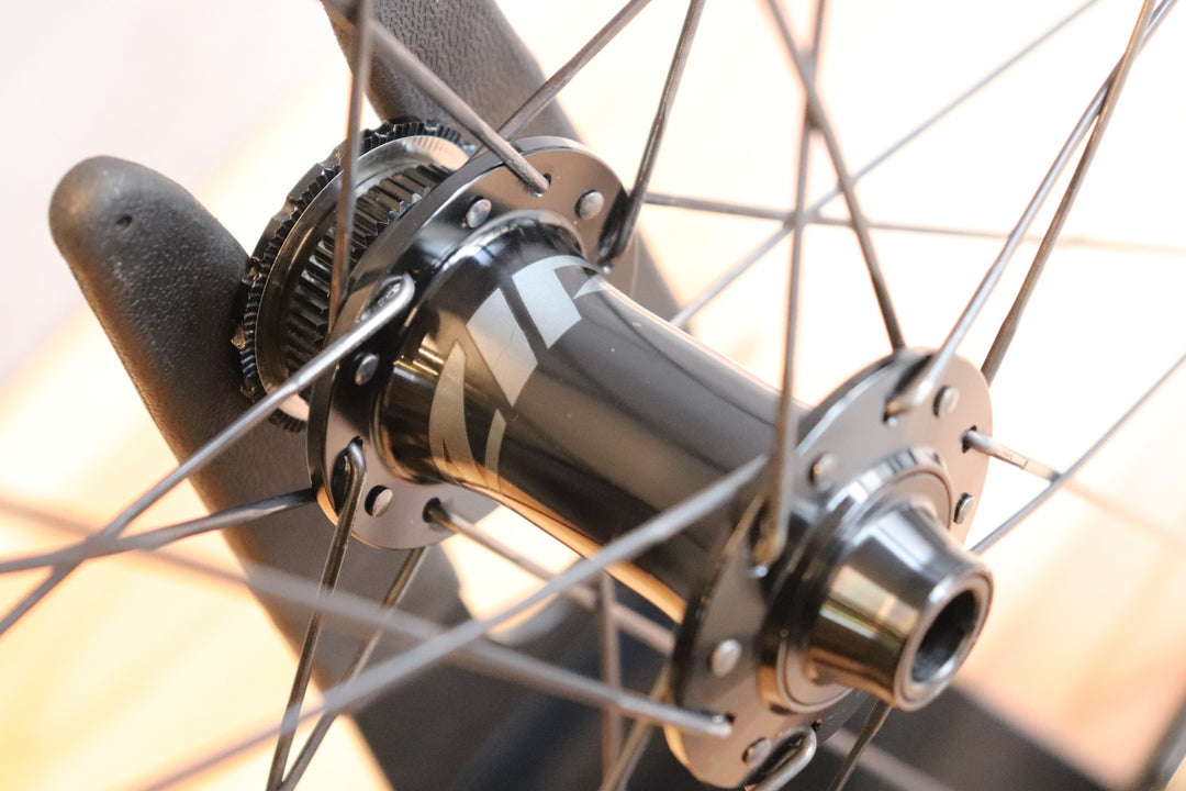 ジップ ZIPP 303S カーボン チューブレスレディ ディスク ホイールセット スラム XDR 23C フックレス 【さいたま浦和店】