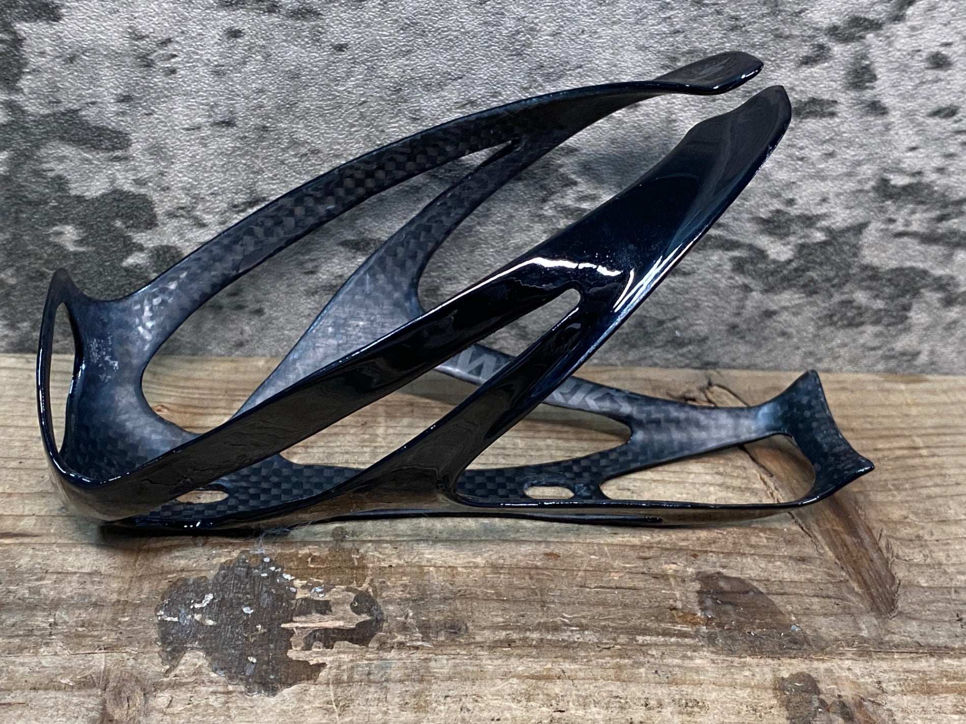 S-WORKS カーボンボトルケージ ブラックネジ無し22g✖️2個 EYX9oj9cQX17GTu3zYHPP4y3Zn8GZ1