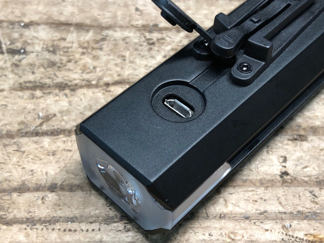 JQ786 キャットアイ CATEYE AMPP800 フロントライト 点灯確認済み
