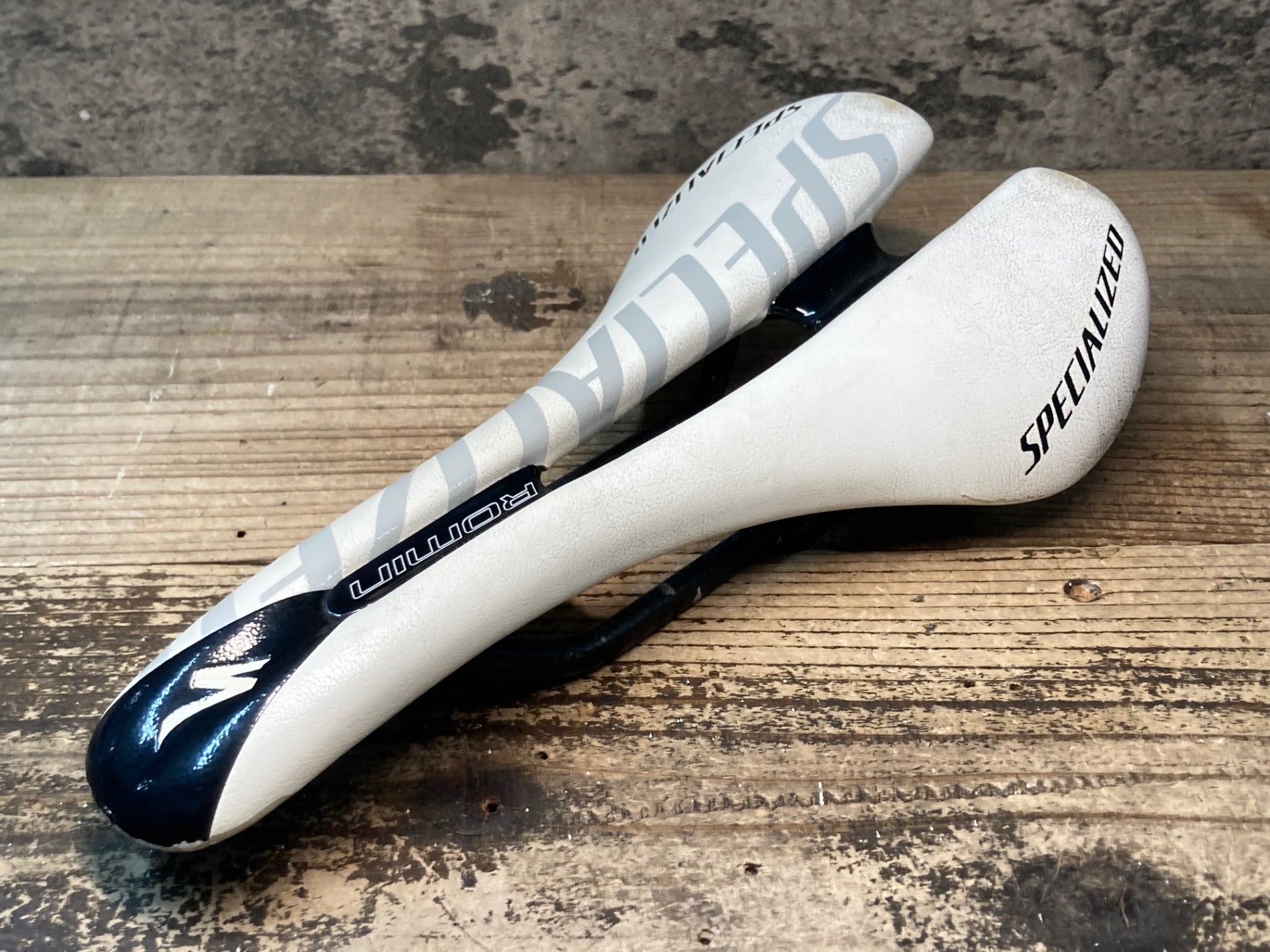 JI132 スペシャライズド SPECIALIZED ローミン ROMIN サドル 白 143mm