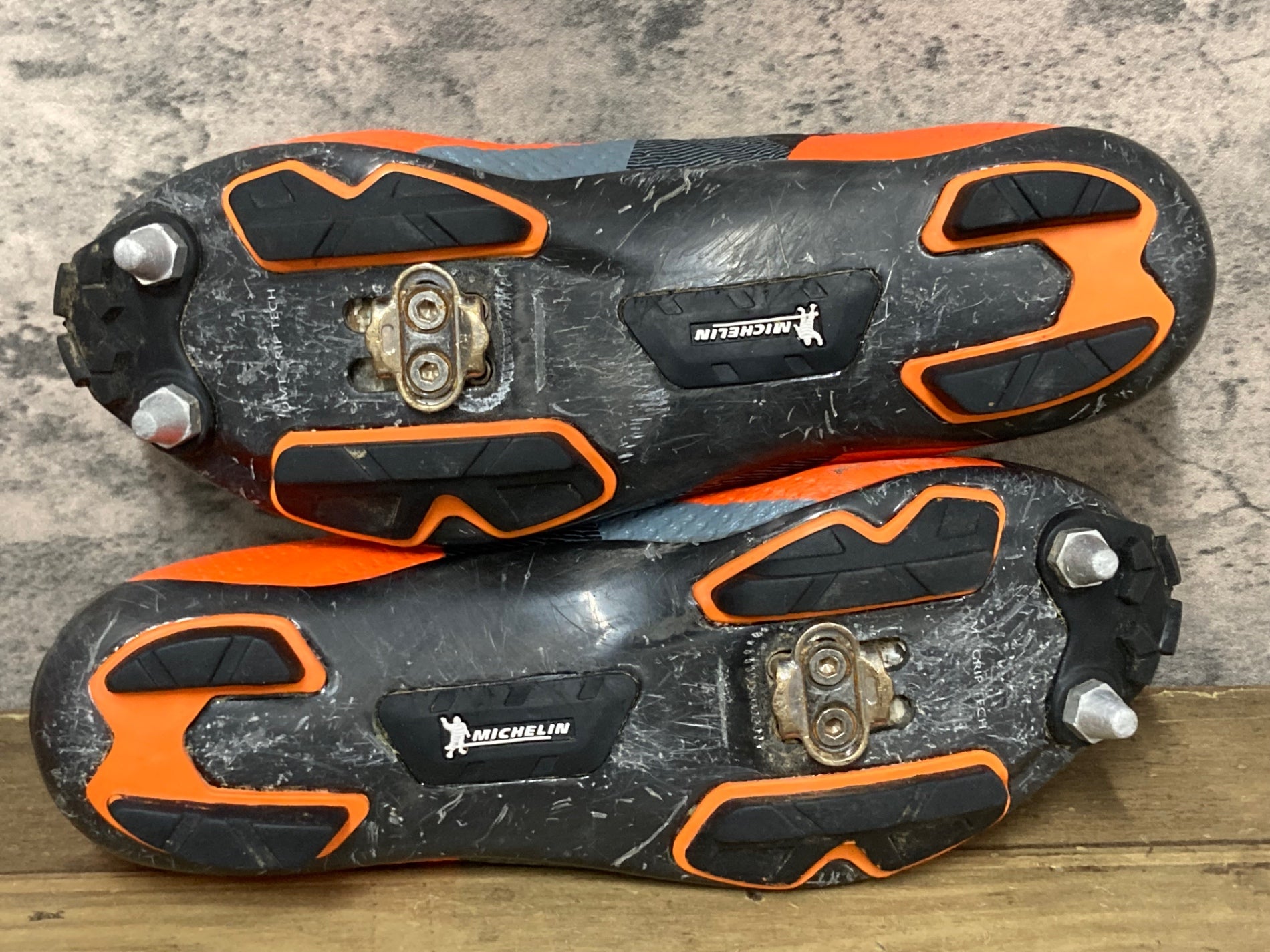 JY154 DMT KM1 ビンディングシューズ SPD 黒オレンジ EU42 – BICI