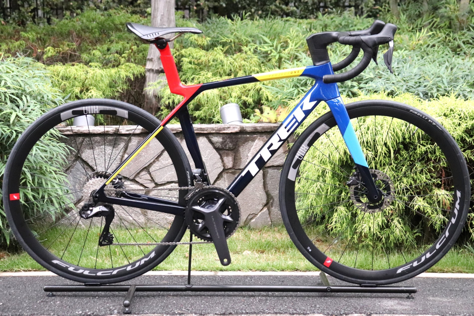 トレック TREK マドン MADONE SLR Gen8 P1 2025 Mサイズ シマノ