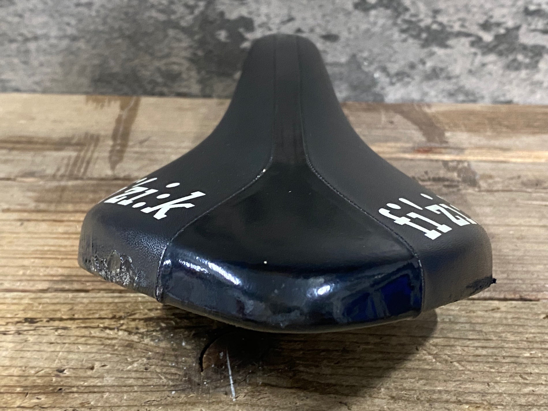 KC721 フィジーク fizik アリオネ ARIONE TRI2 サドル 黒 カーボン