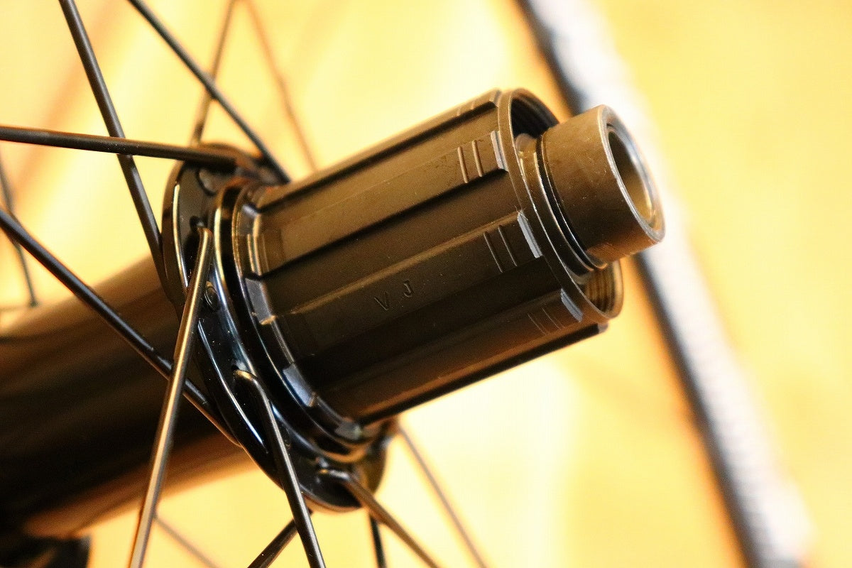 DT SWISS R460 DB アルミ チューブレスレディ ホイールセット シマノ