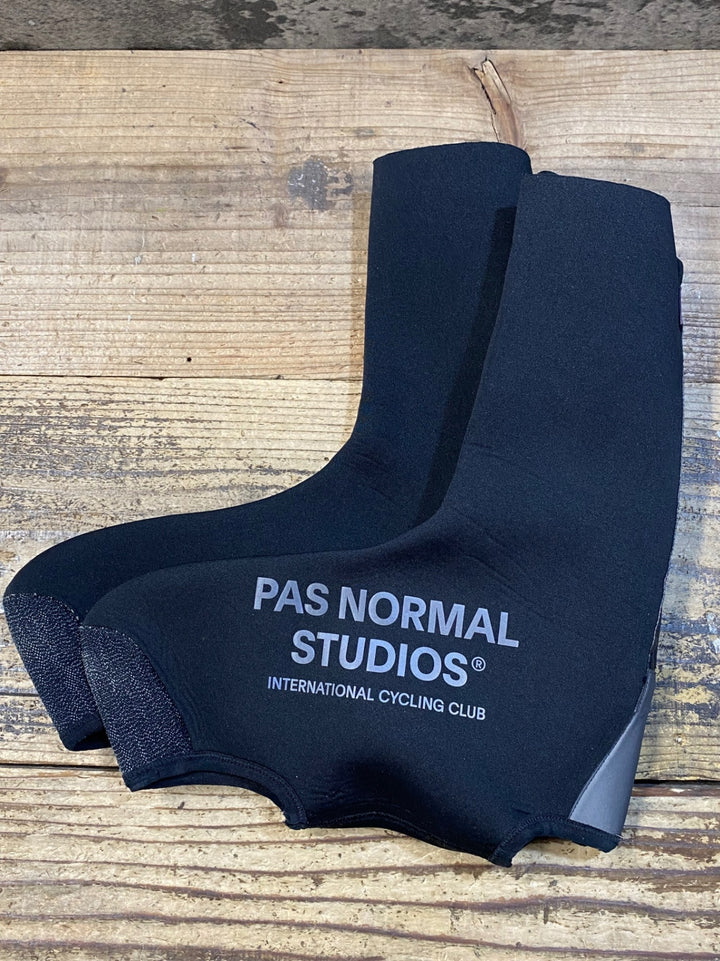 KA521 パスノーマルスタジオ PAS NORMAL STUDIOS LOGO HEAVY OVERSHOES シューズカバー 黒 L