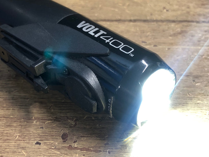JY015 キャットアイ CATEYE ボルト VOLT400 フロントライト 点灯確認済み