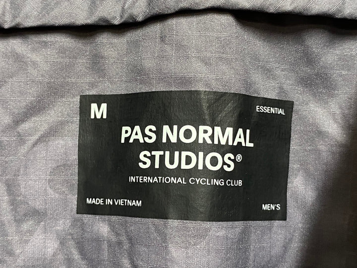 KA516 パスノーマルスタジオ PAS NORMAL STUDIOS ESSENTIAL INSULATED JACKET 長袖 サイクルジャケット グレー M