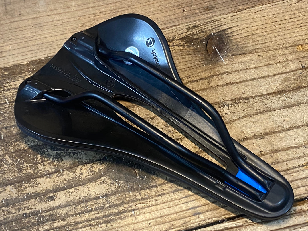 JP527 セライタリア SELLE ITALIA NOVUS BOOST EVO TM スーパーフロー サドル 黒 145㎜ MANGANESE レール
