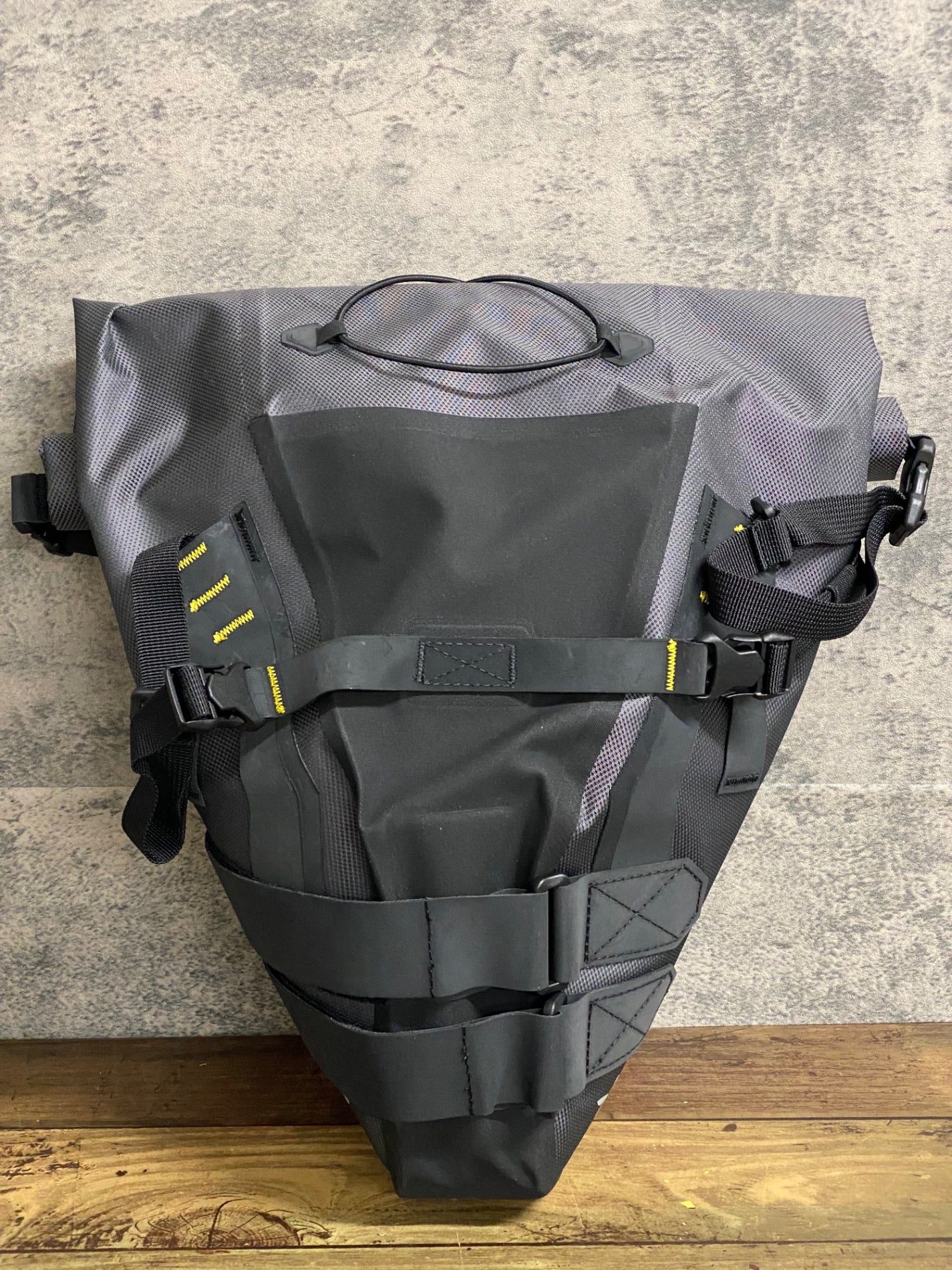 APIDURA 車体装着バッグ 17L APIDURA エクスペディション サドルパック（17L） APIDURA エクスペ