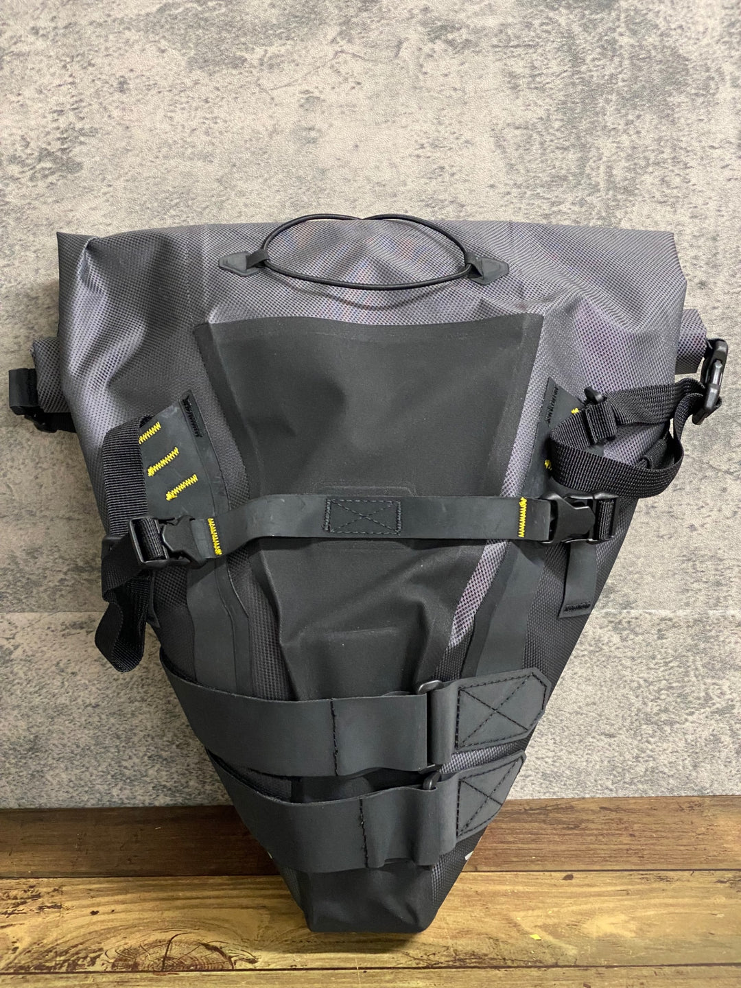 JY960 アピデュラ APIDURA エクスペディション サドルパック サドルバッグ 17L 防水