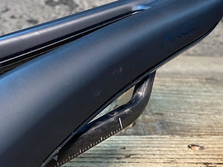 JI236 フィジーク fizik TEMPO ARGO R1 サドル 黒 カーボンレール