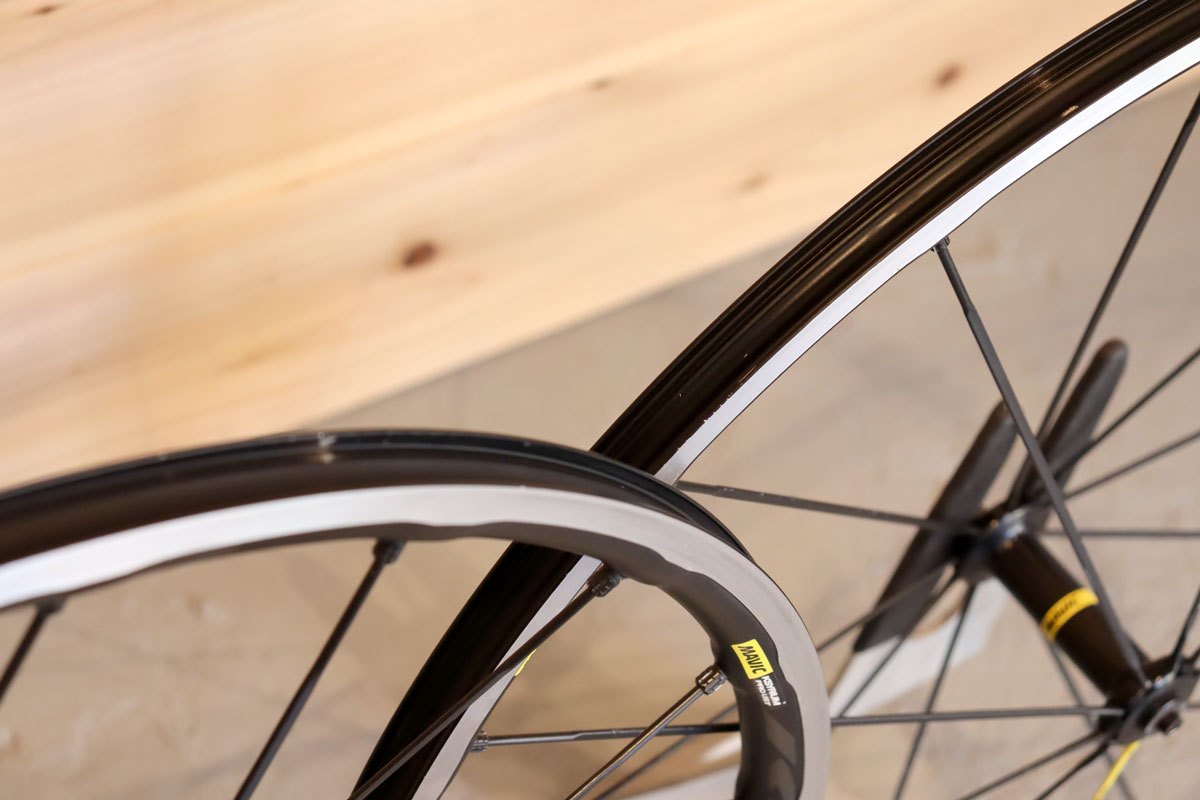 マビック　キシリウムproust チューブレス マヴィック MAVIC キシリウム KSYRIUM PRO UST アルミ チューブレス