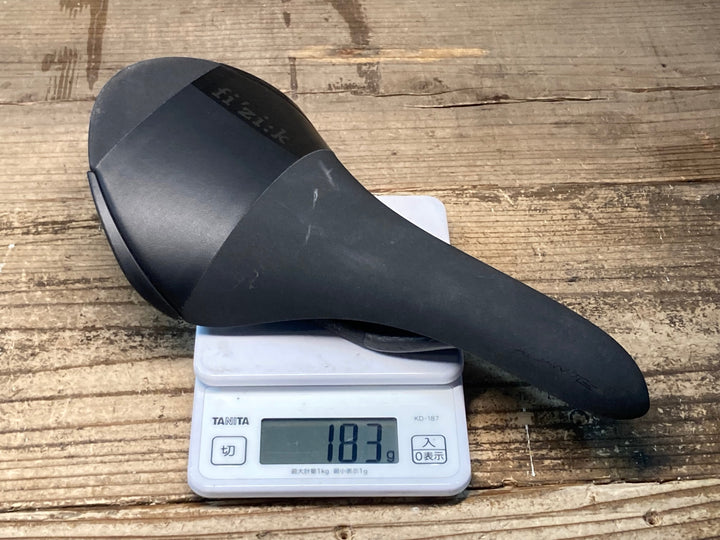 JH351 フィジーク fizik アリアンテ ALIANTE R1 レギュラー サドル 黒 カーボンレール