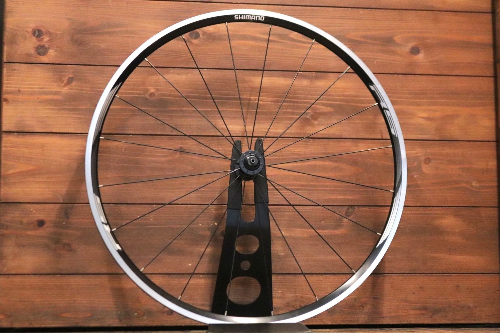 美品】SHIMANO WH-RS010 ホイール シマノ SHIMANO WH-RS010 アルミ クリンチャー フロントホイール
