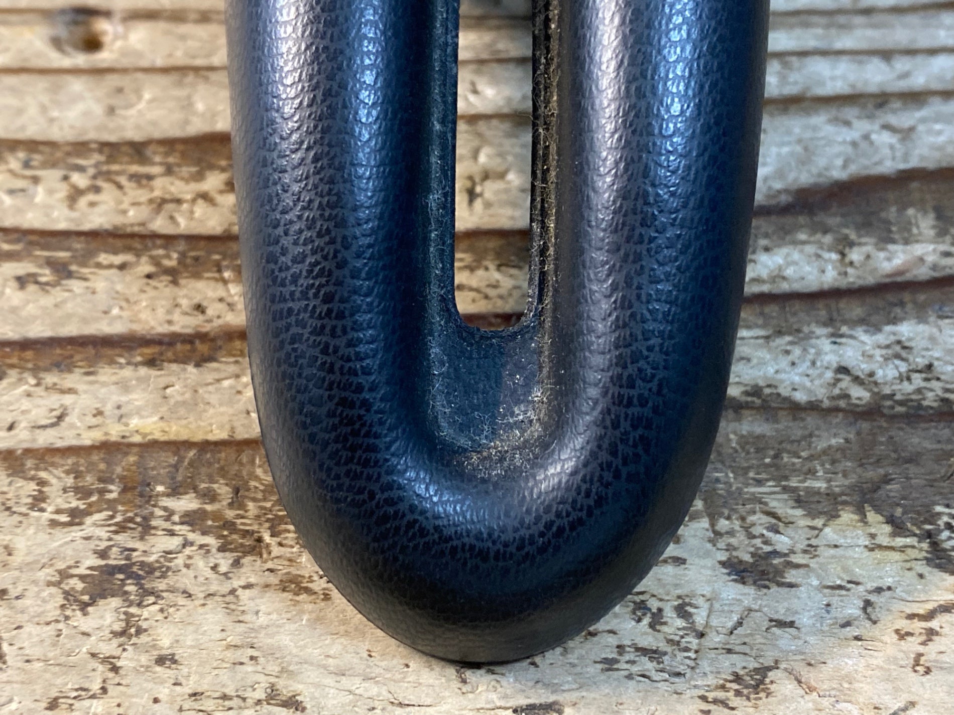 JX236 SELLE SMP HELL サドル 黒 aisi 304 tubeレール 145mm – BICI