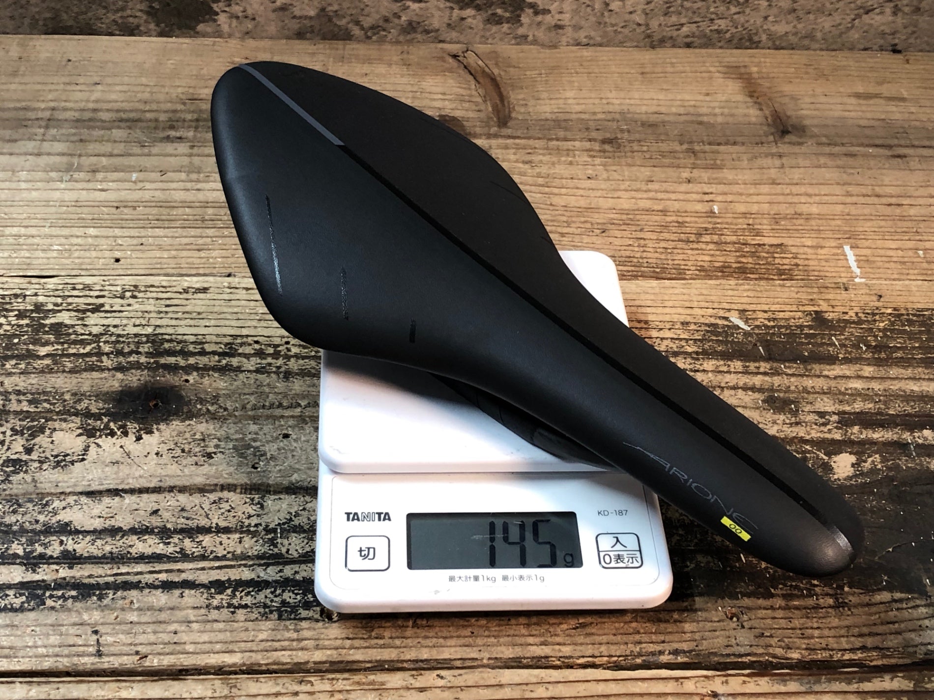 JM706 フィジーク fizik ARIONE 00 サドル 黒 カーボンレール – BICI