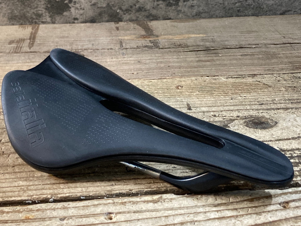JZ021 セライタリア SELLE ITALIA NOVUS BOOST EVO サドル 黒 145mm
