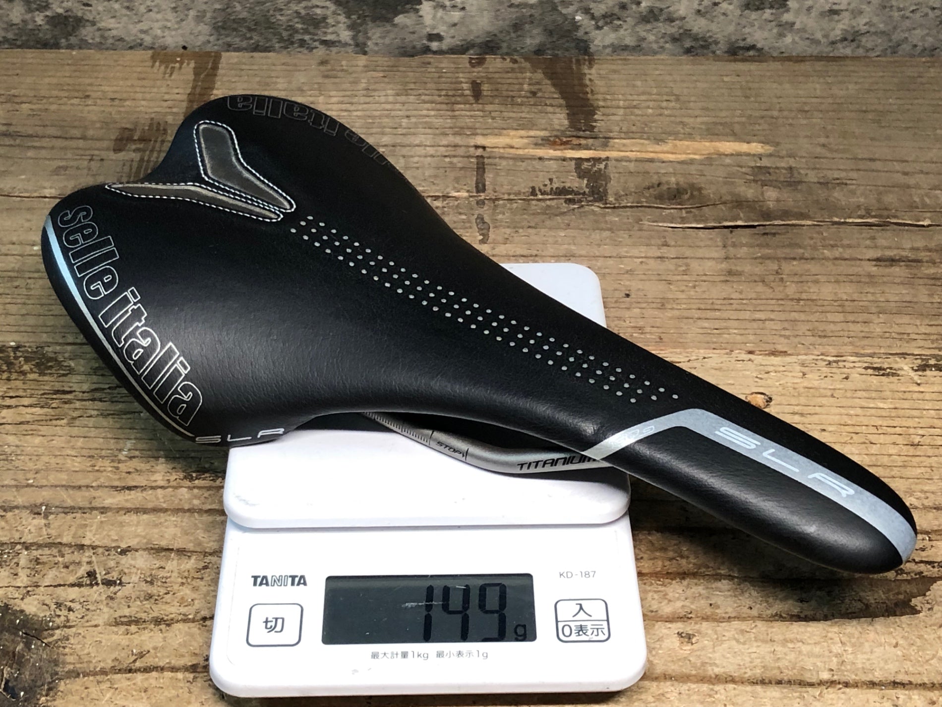 JN875 セライタリア SELLE ITALIA SLR サドル 黒 TITANIUMレール 135mm