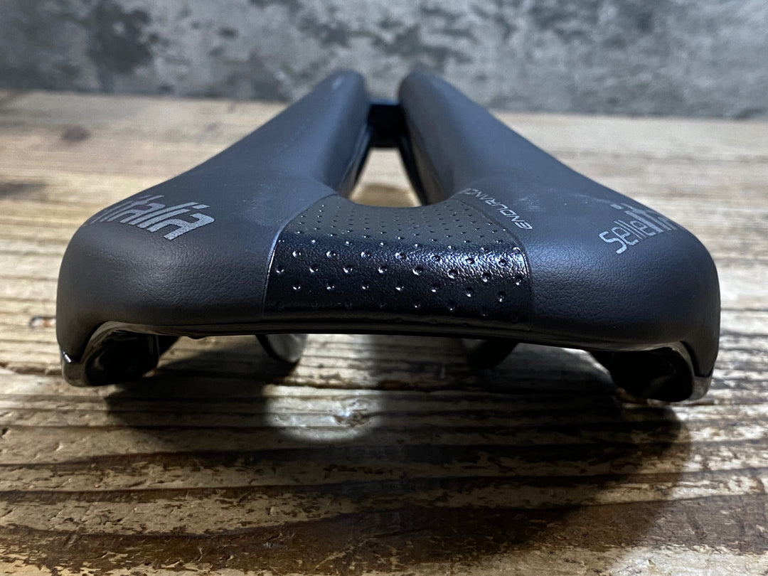 KK774 セライタリア SELLE ITALIA novus ENDURANCE SUPERFLOW サドル 黒 MANGANESE レール 135mm
