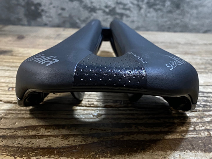 KK774 セライタリア SELLE ITALIA novus ENDURANCE SUPERFLOW サドル 黒 MANGANESE レール 135mm